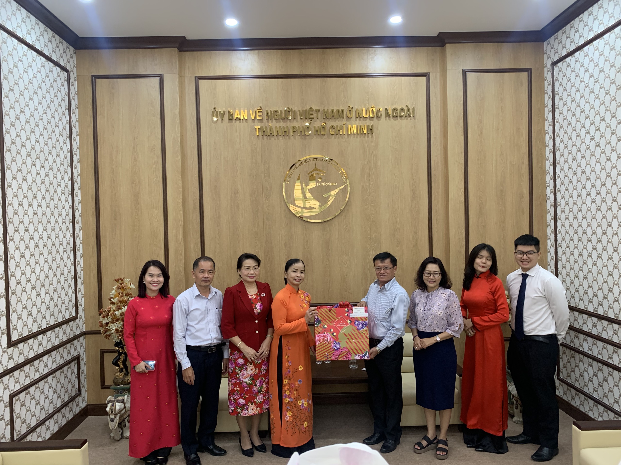 Madam Le Thi Hong Hau - Chairwoman of FOSCO’s Board of Members paid a ...